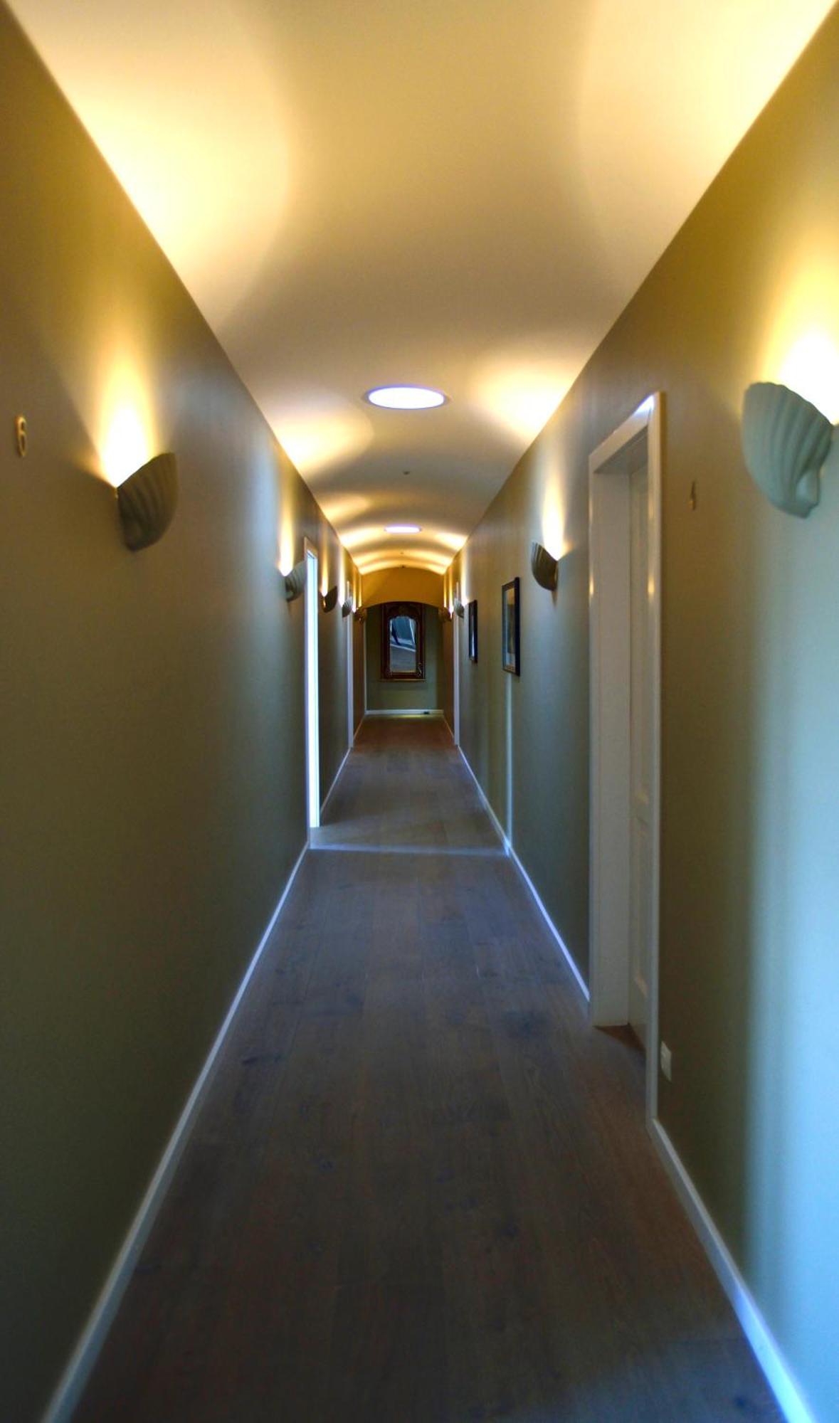 Hotel Liszkay Borkuria Monoszlo Esterno foto