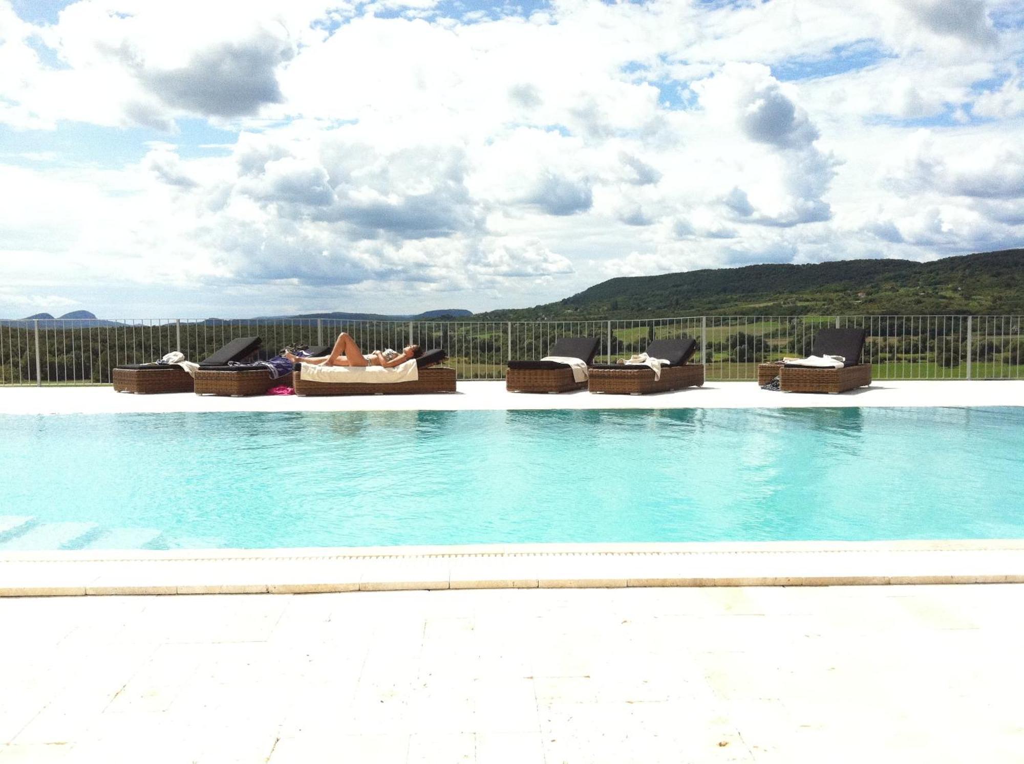 Hotel Liszkay Borkuria Monoszlo Esterno foto
