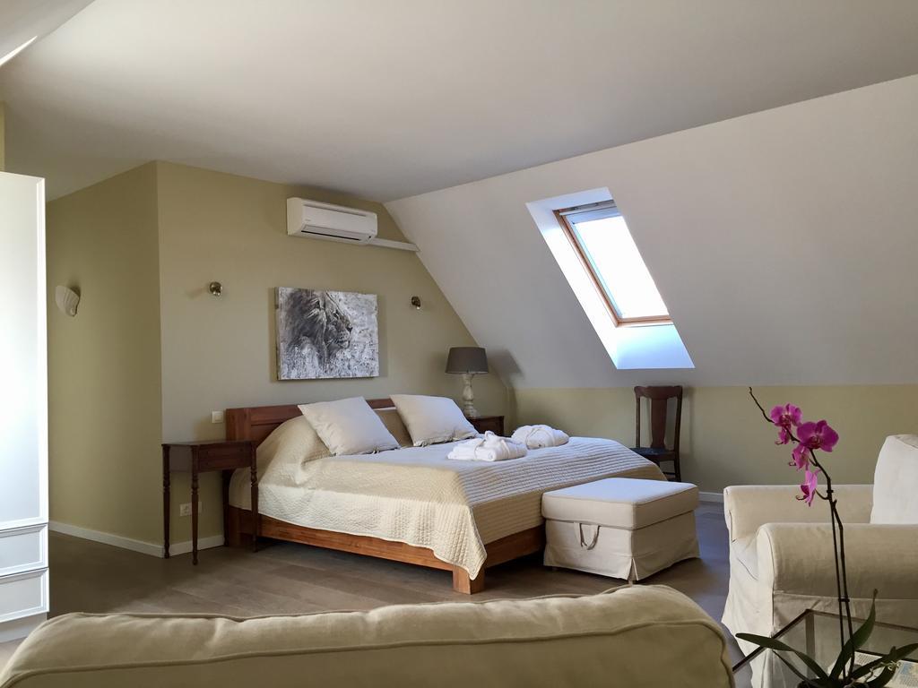 Hotel Liszkay Borkuria Monoszlo Esterno foto