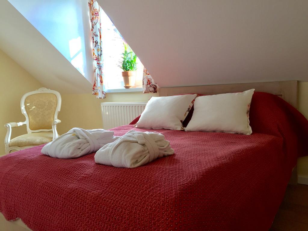 Hotel Liszkay Borkuria Monoszlo Esterno foto
